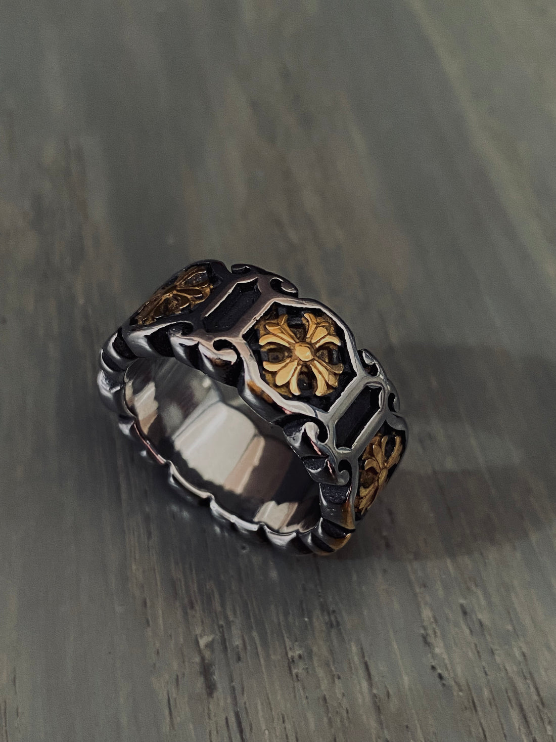 REGAL CREST RING