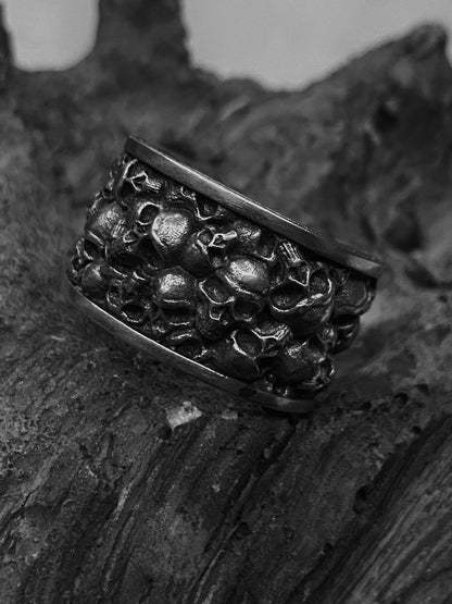 INFERNAL SKULL RING