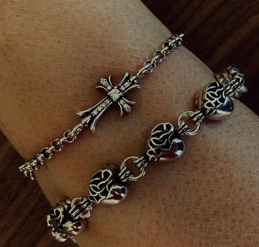 CROSSLINK CHARM BRACELET