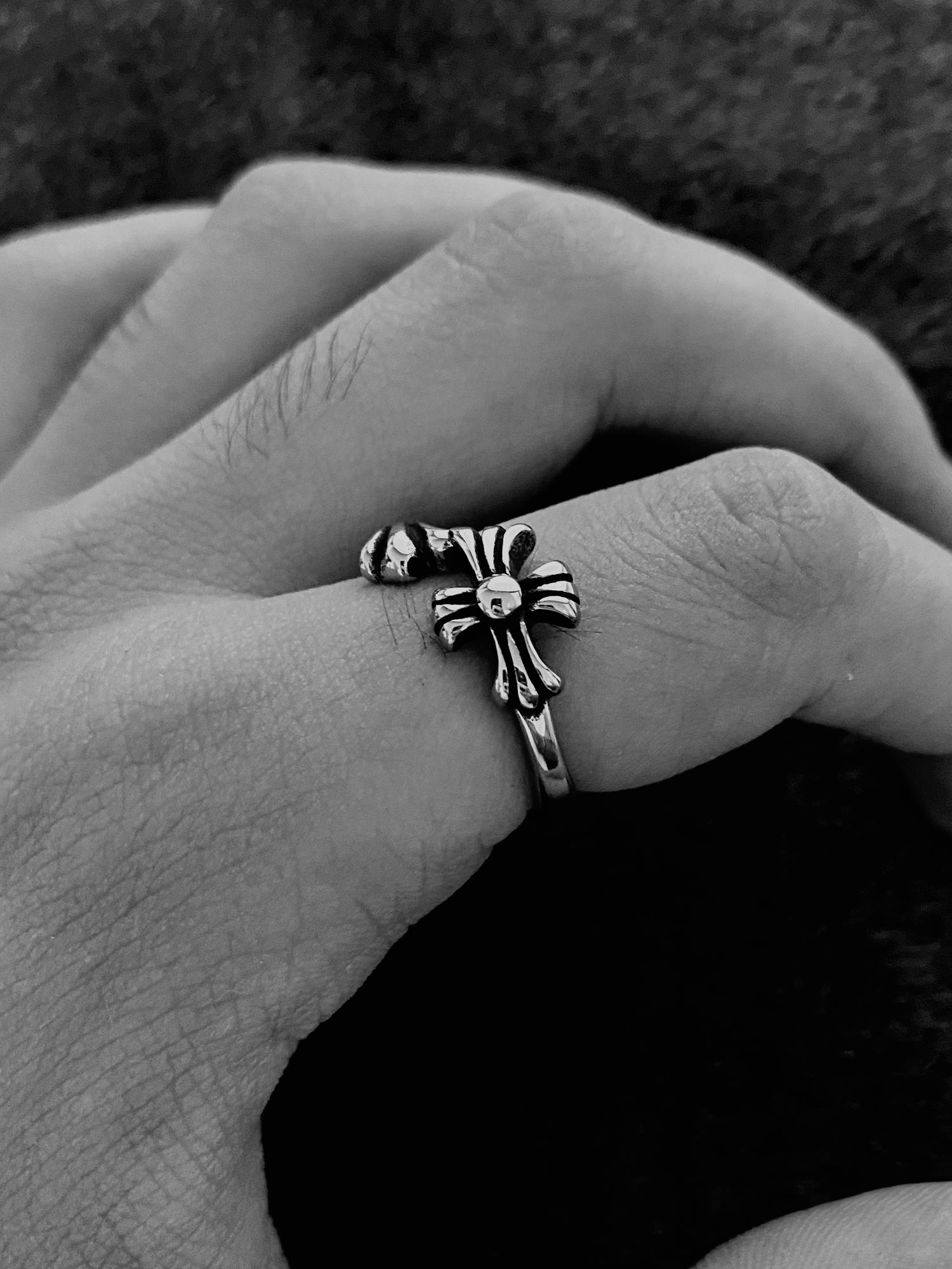 SHADOW CROSS RING