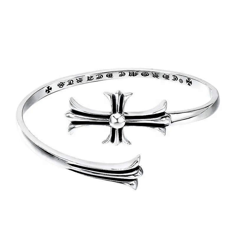 CROSS BANGLE